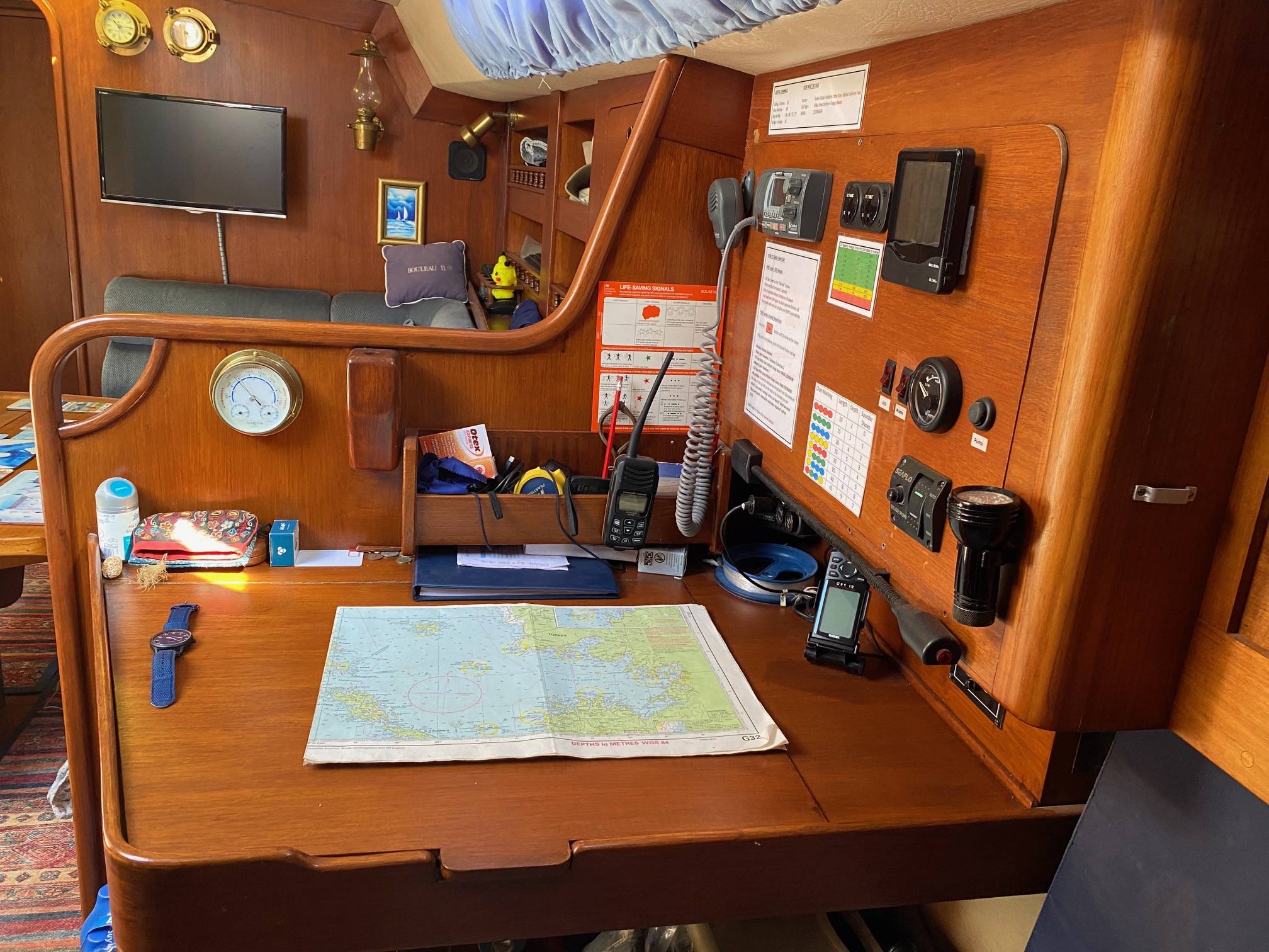 13 Navigators desk 2.jpg