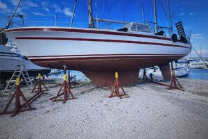 yacht.jpg